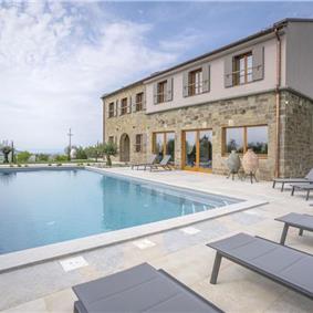 5 bedroom villa with heated pool near Momjan, Istria, sleep 12